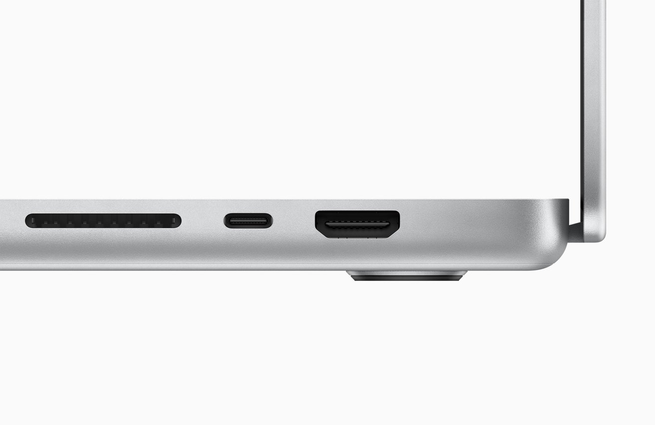 La compatibilidad con HDMI y tarjetas SD regresa a la MacBook Pro después de unos años. 