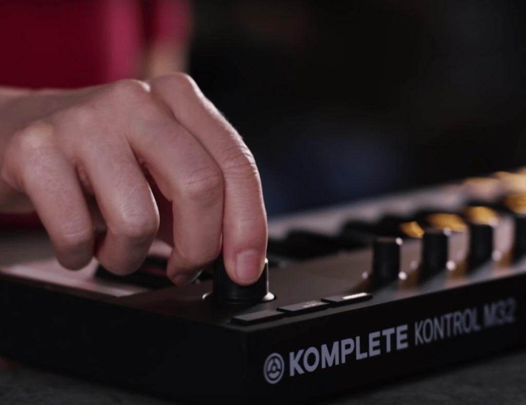 KOMPLETE KONTROL M32 تحكم لوحة المفاتيح الصغيرة