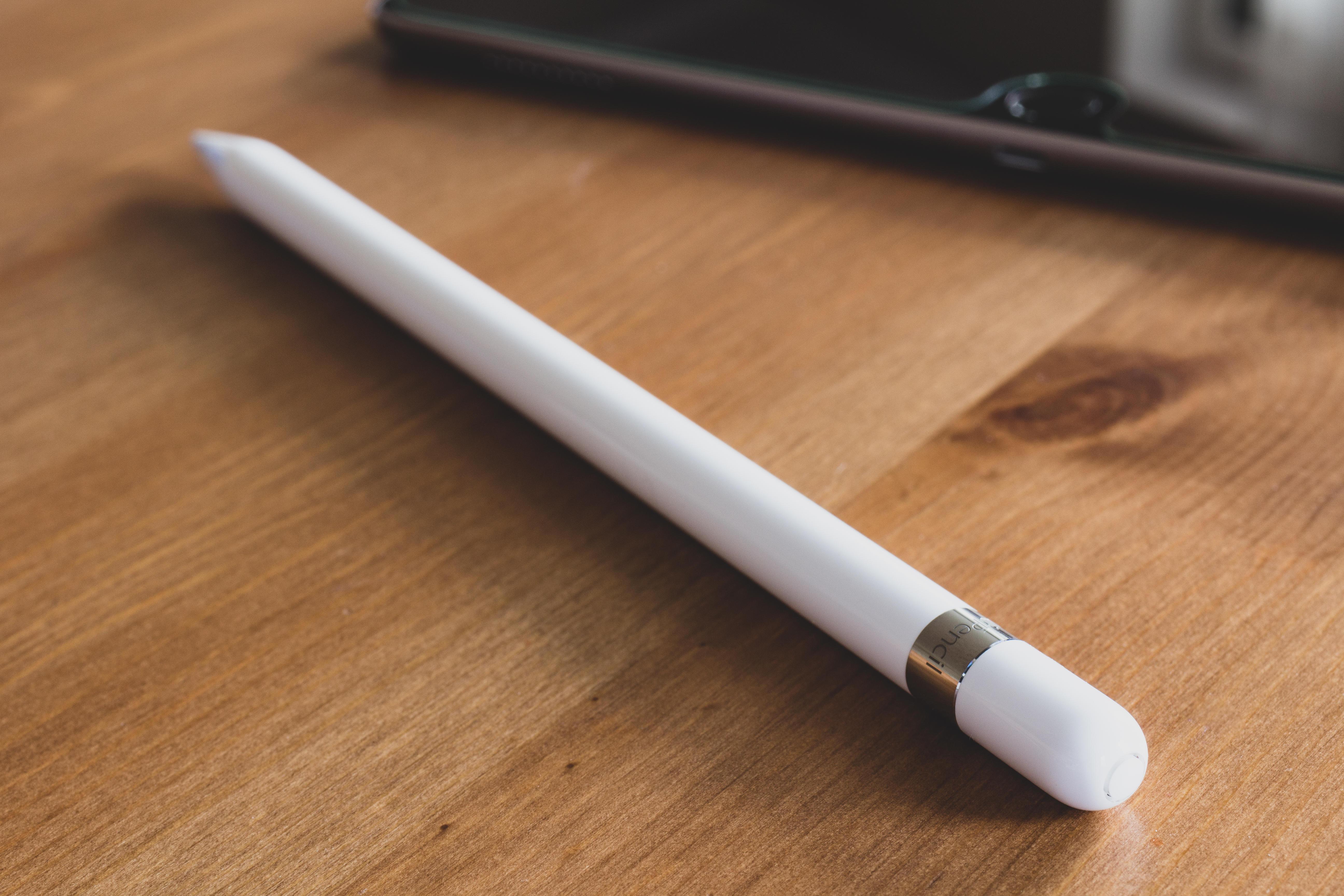   ال Apple قلم رصاص يعمل حاليًا فقط مع أجهزة iPad