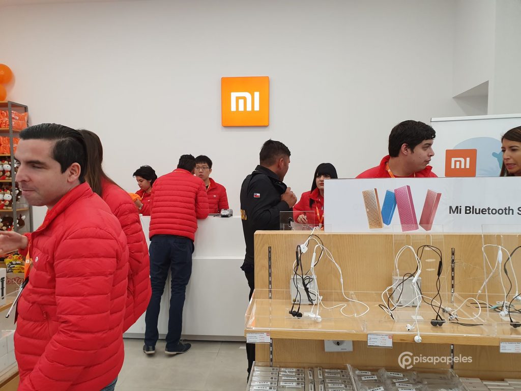 بمساعدة أكثر من ألف شخص ، تم افتتاح متجر Xiaomi Mi Store الثاني في تشيلي 4