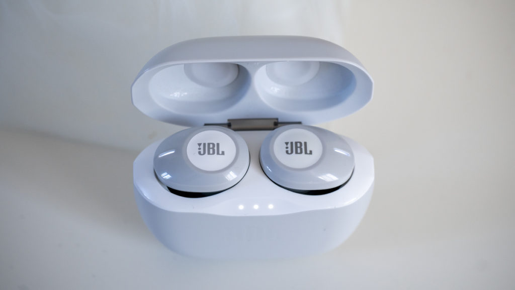 JBL لحن 120 TWS استعراض سماعات الأذن اللاسلكية