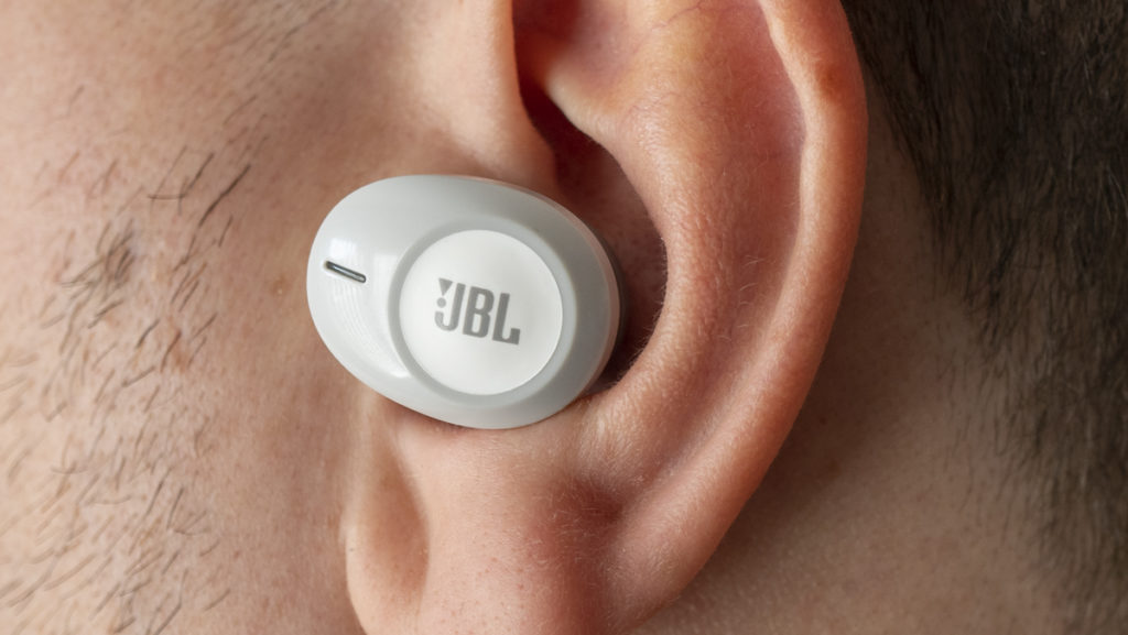 JBL لحن 120 TWS استعراض سماعات الأذن اللاسلكية