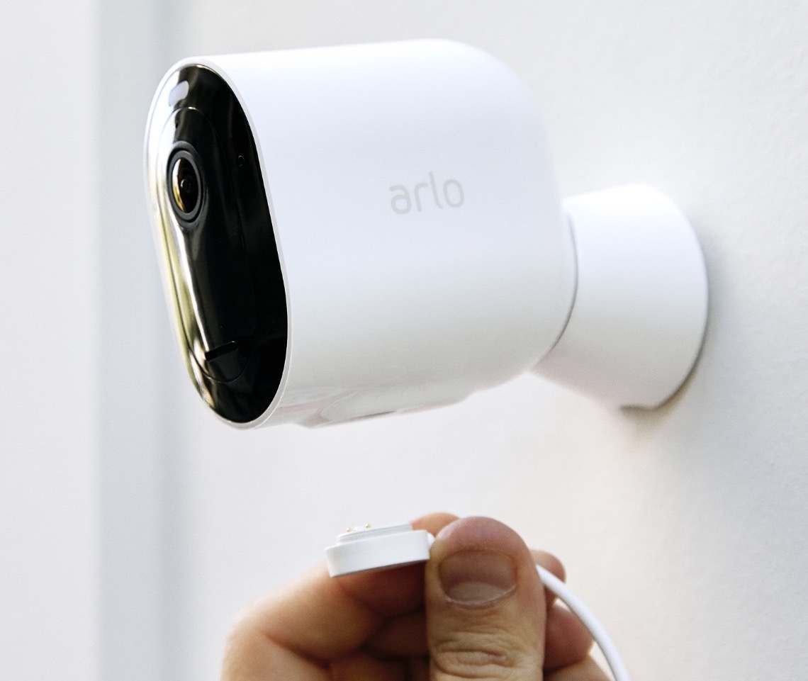 يضيف Arlo Pro 3 2K HDR ، أضواء كاشفة وصفارات الإنذار إلى كاميرا الأمن اللاسلكية 1