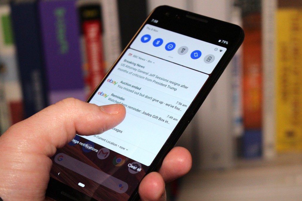 Google Pixel 3 review screenshot - الهاتف في متناول اليد