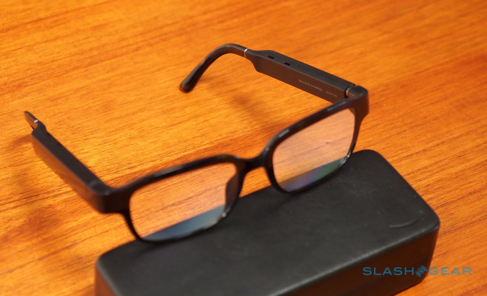 Amazon التدريب العملي على إطارات Echo Frames: نظارات Alexa الذكية فقط 3