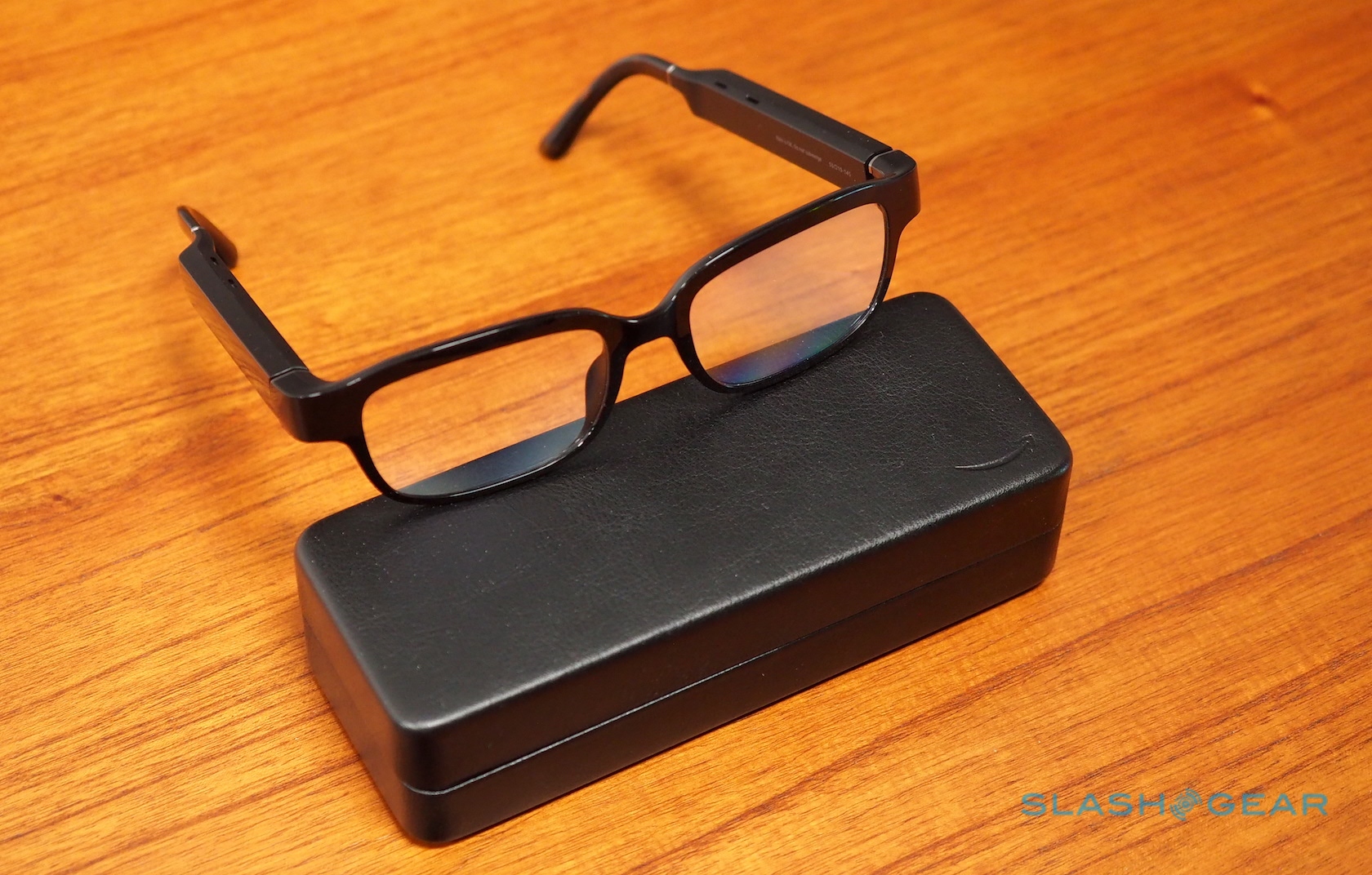 Amazon التدريب العملي على إطارات Echo Frames: نظارات Alexa الذكية فقط 4