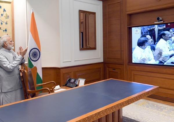 PM تحث الناس على مشاهدة تشاندرايان 2 النسب ومشاركة الصور