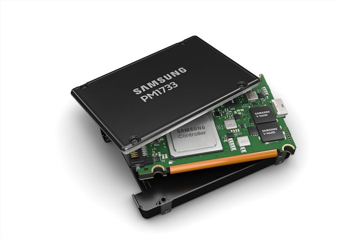 تتميز محركات أقراص PCIe Gen 4 Enterprise SSD من سامسونج بالحصول على الموثوقية والأداء 1