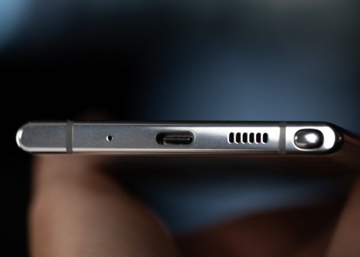 Setelah mengolok-olok Apple, Samsung meluncurkan jack headphone 12