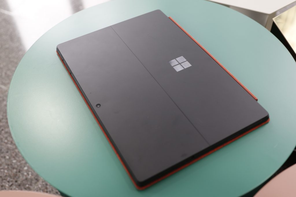 Ulasan Microsoft Surface Pro 7: Lebih dari itu 4