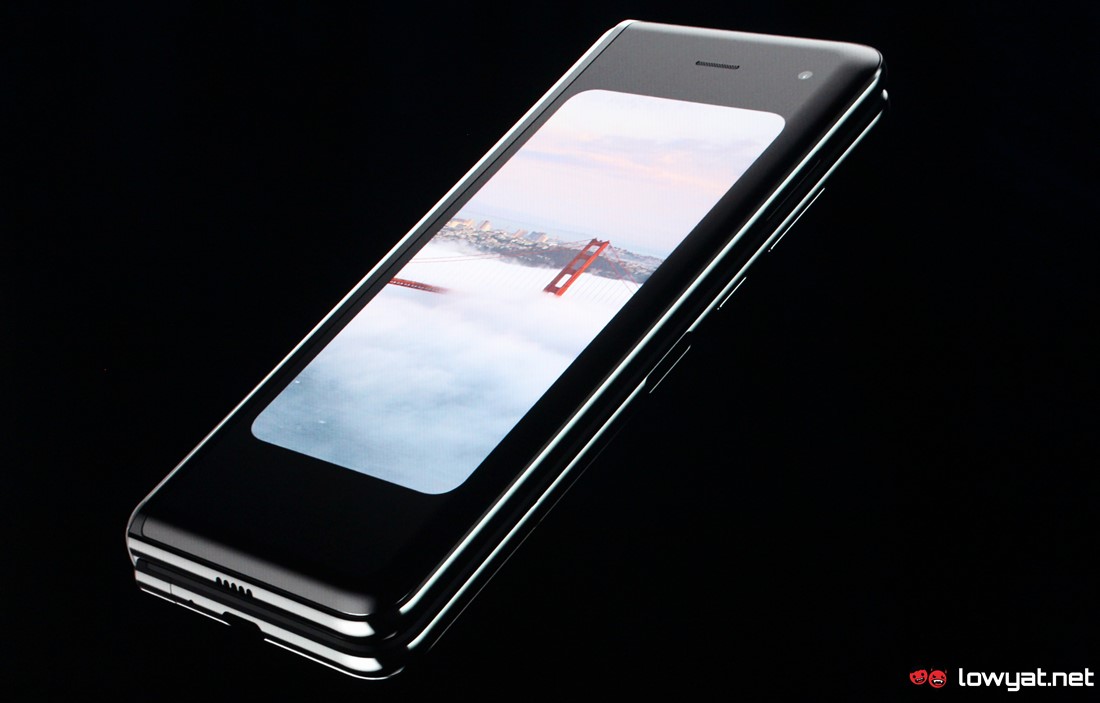 Samsung Galaxy Fold 2 Вы получаете больше возможностей для дизайна, потому что есть больше ... 38