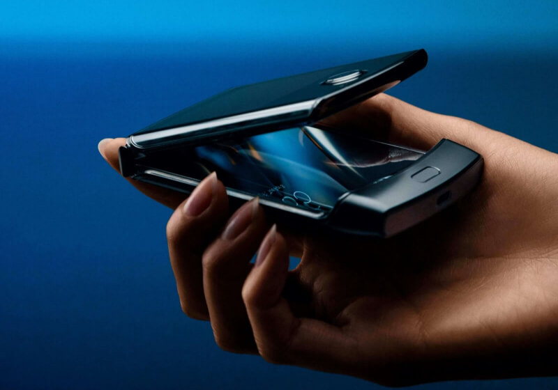 iFixit mengatakan Motorola Razr adalah ponsel paling rumit yang pernah dibongkar