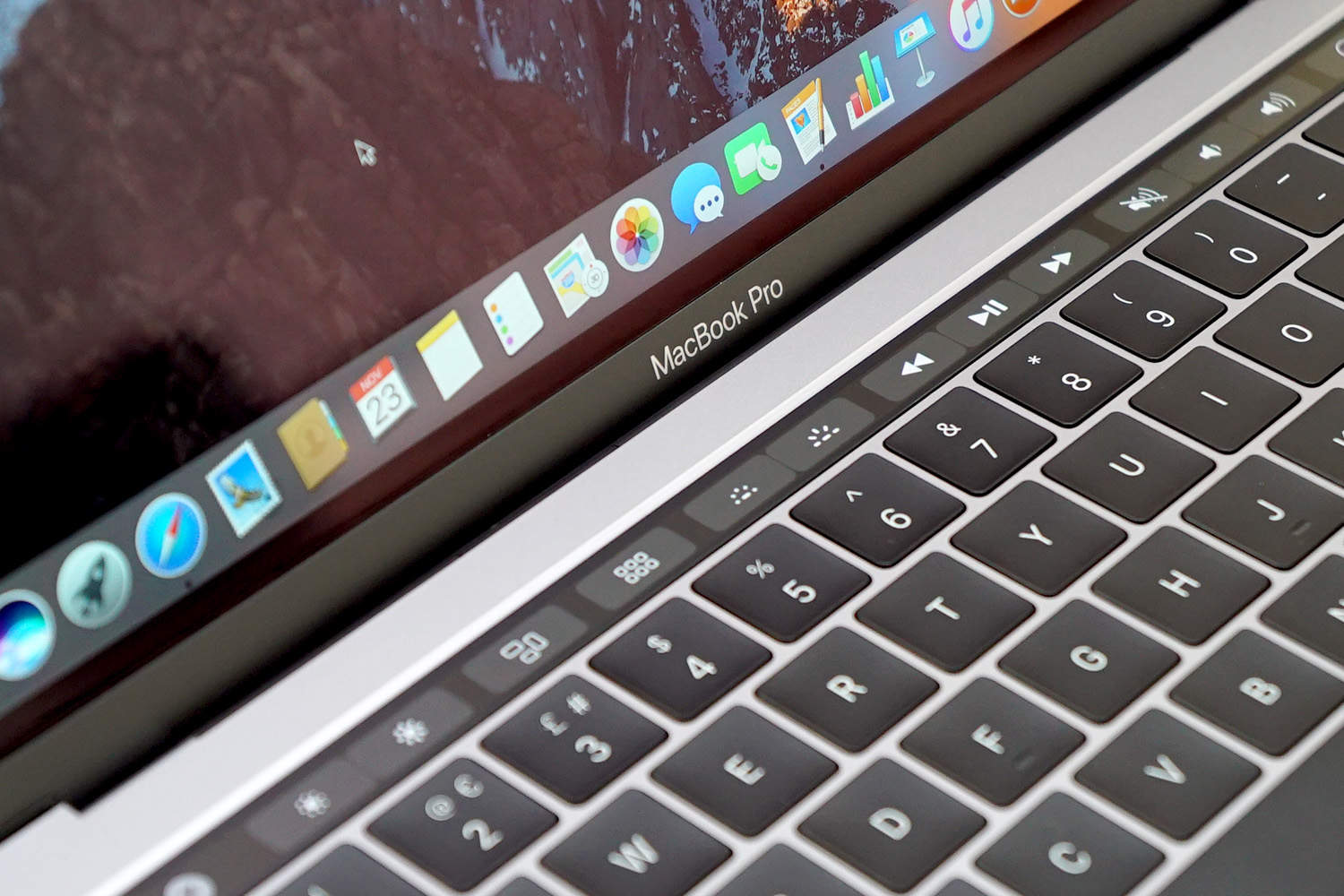 Как вернуть функциональные клавиши на сенсорную панель MacBook Pro 10