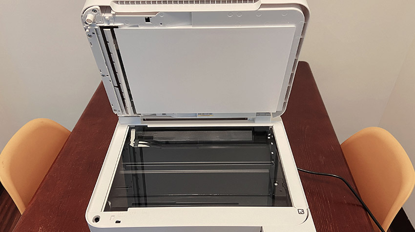 Una plataforma de escáner generosa le permite escanear un papel de tamaño carta estándar con facilidad