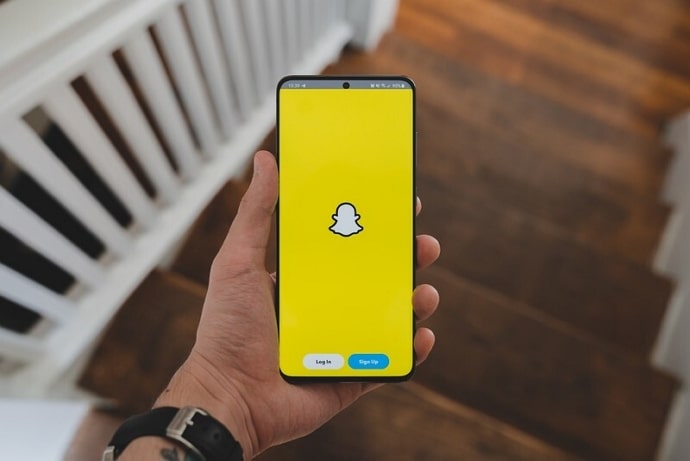 find someone on snapchat by phone number