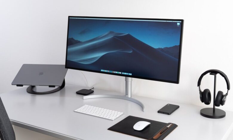 Ultrawide monitor with a MacBook