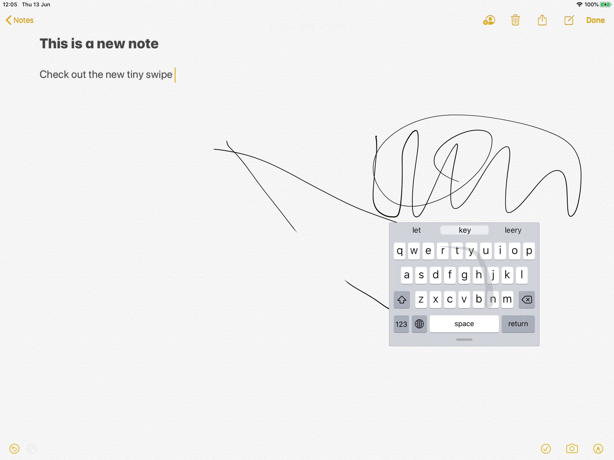 QuickPath y Apple Pencil con el teclado flotante.